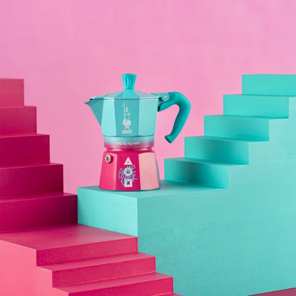 Bialetti Squid Game moka pot 3 cup motiv iz serije